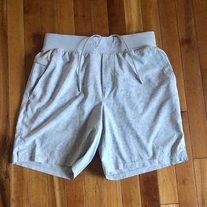 Mens Lululemon M 7” T.H.E. Short 7” marble white